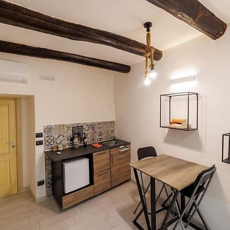 Legno Suite By HouseinNápoles Exterior foto
