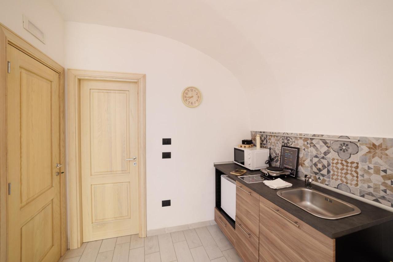 Legno Suite By HouseinNápoles Exterior foto