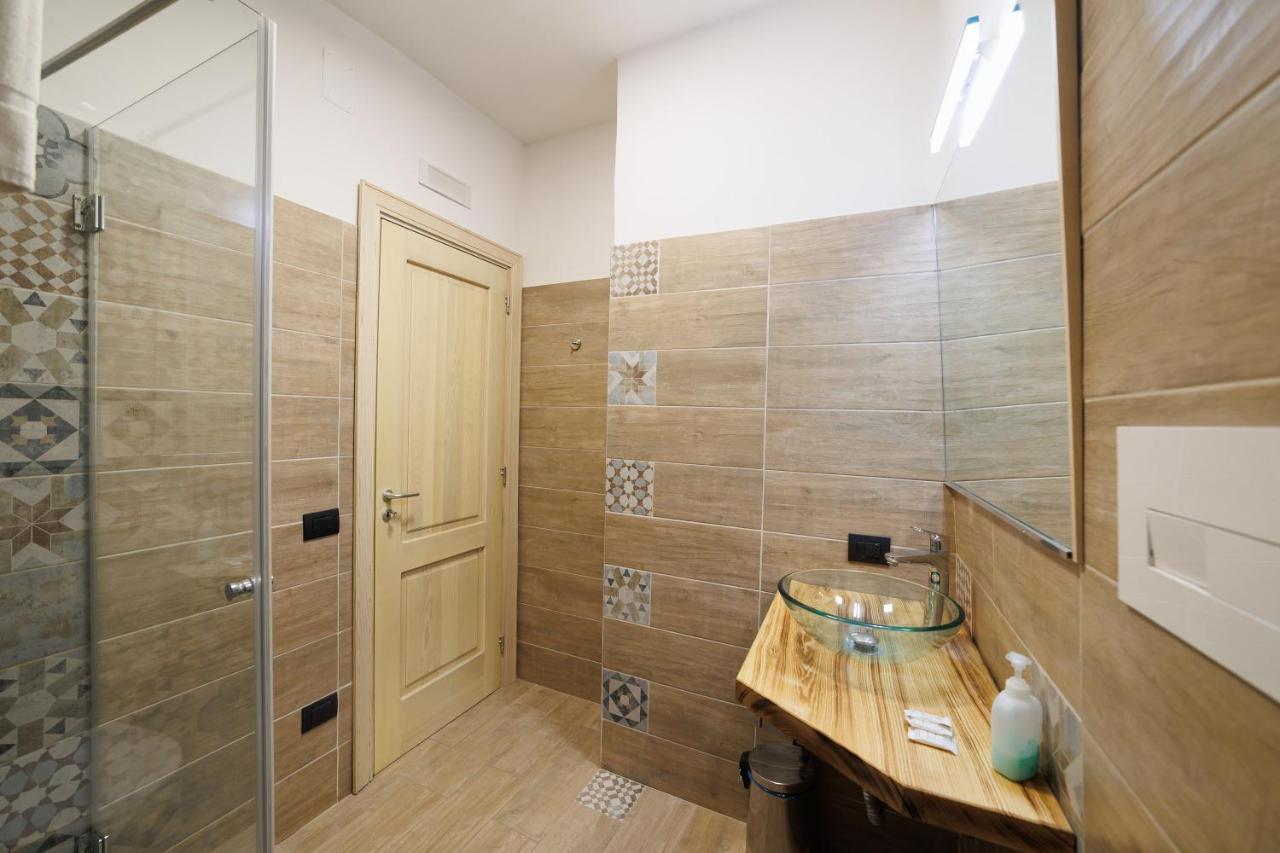 Legno Suite By HouseinNápoles Exterior foto