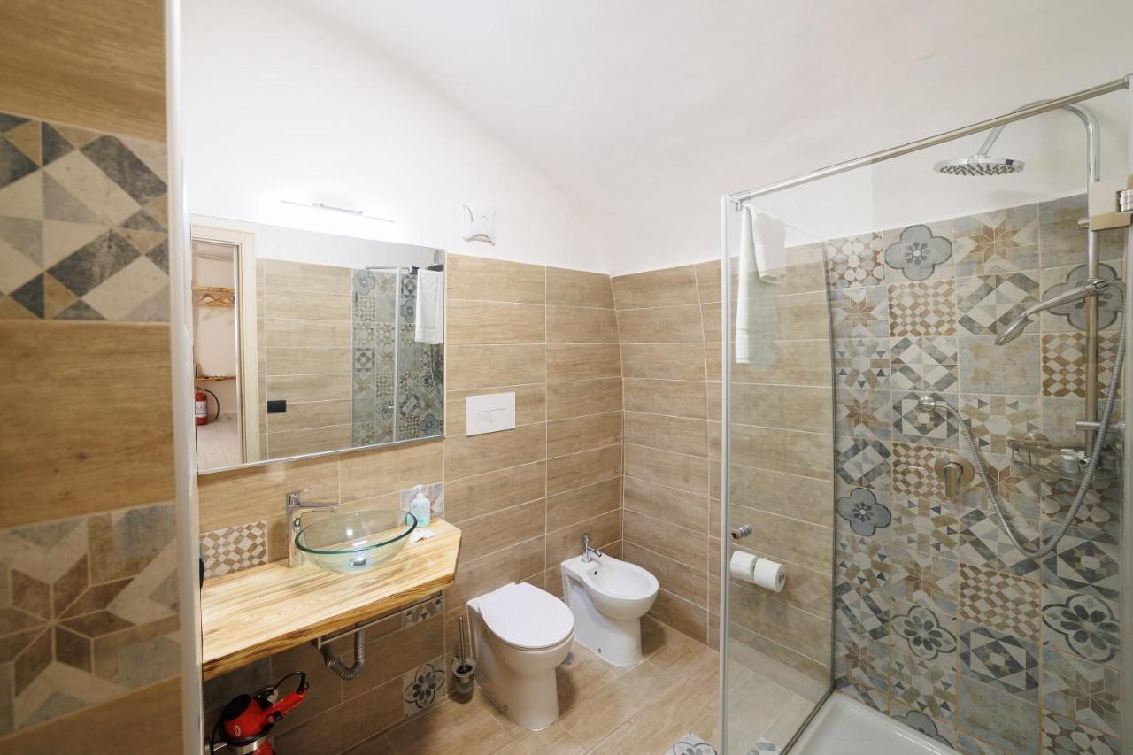Legno Suite By HouseinNápoles Exterior foto