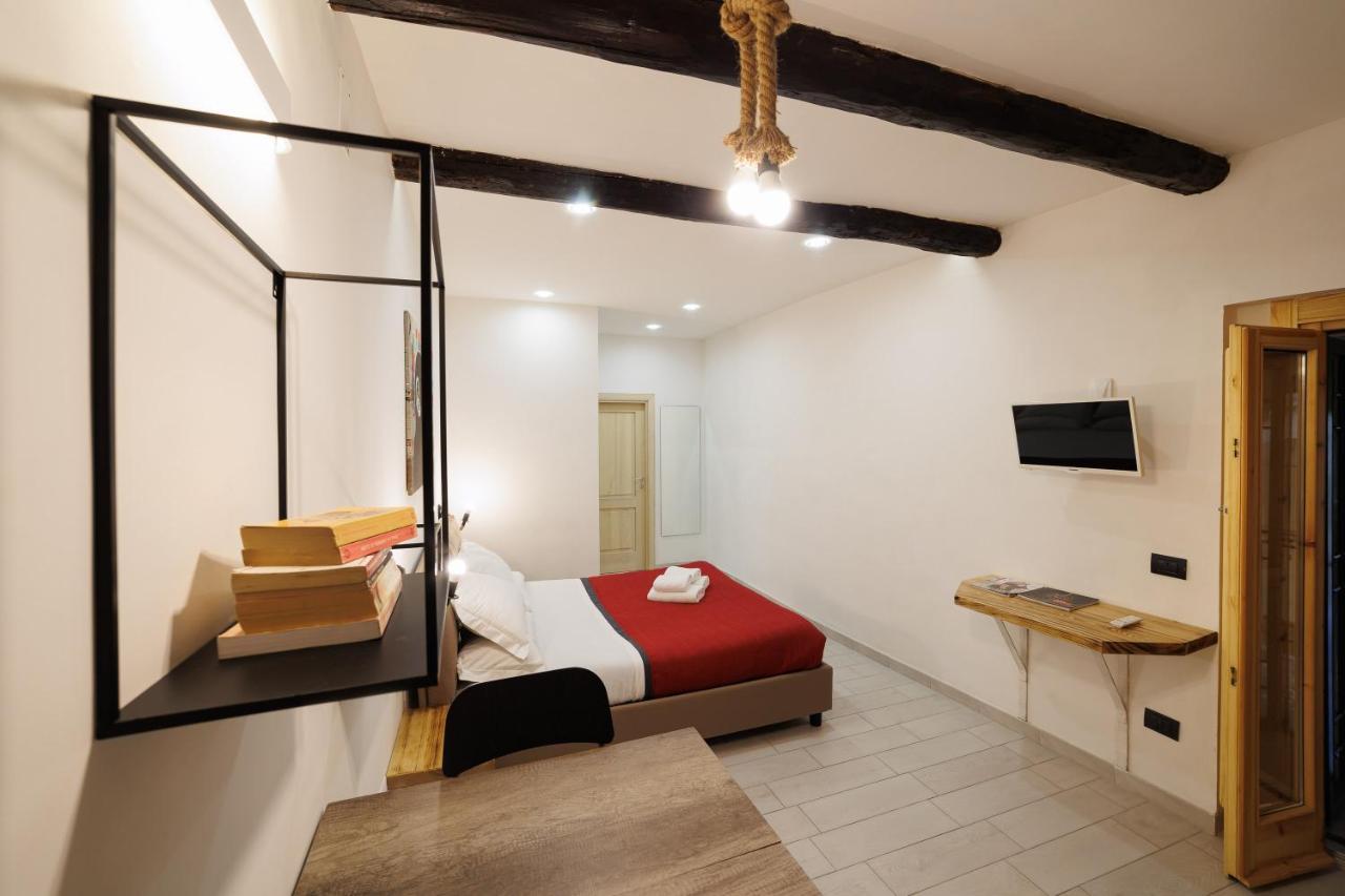 Legno Suite By HouseinNápoles Exterior foto