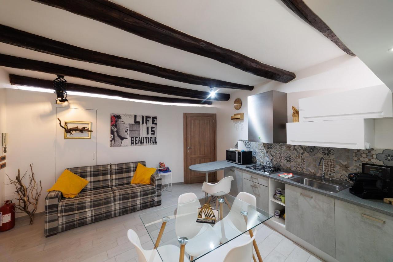 Legno Suite By HouseinNápoles Exterior foto