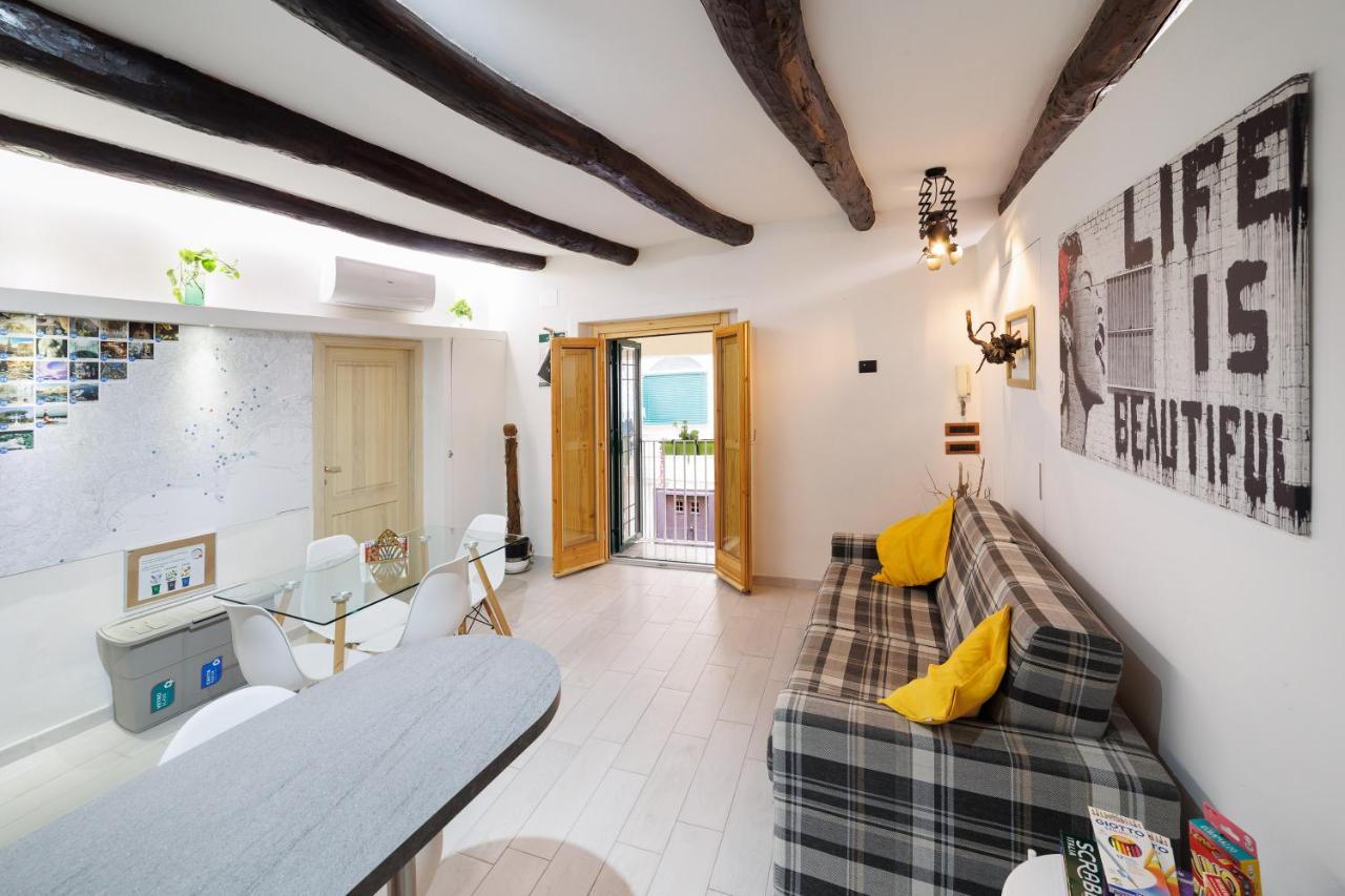 Legno Suite By HouseinNápoles Exterior foto