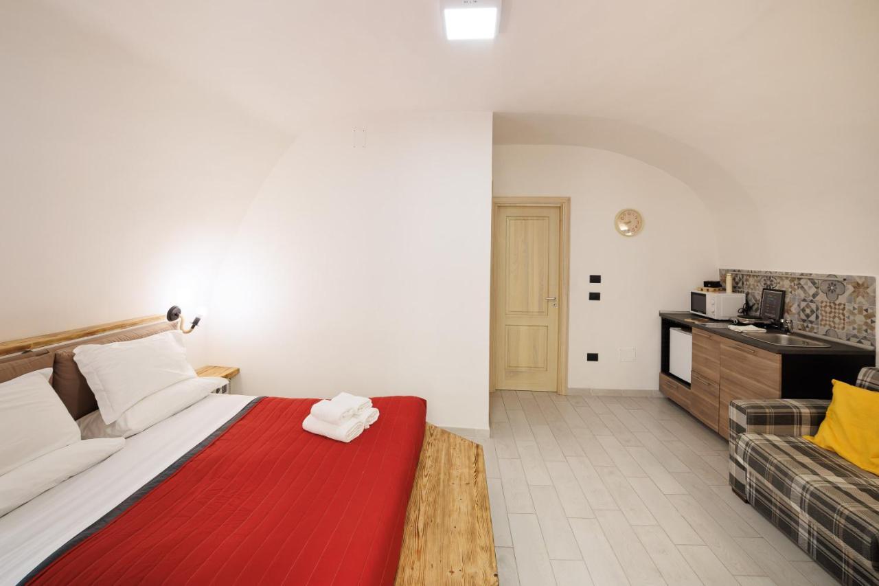 Legno Suite By HouseinNápoles Exterior foto