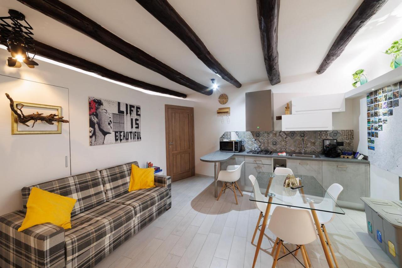 Legno Suite By HouseinNápoles Exterior foto