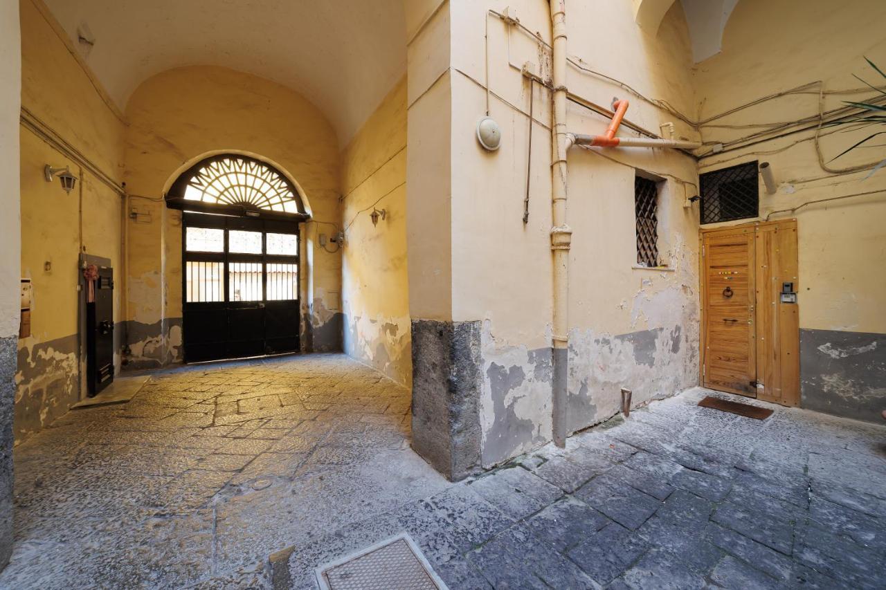 Legno Suite By HouseinNápoles Exterior foto