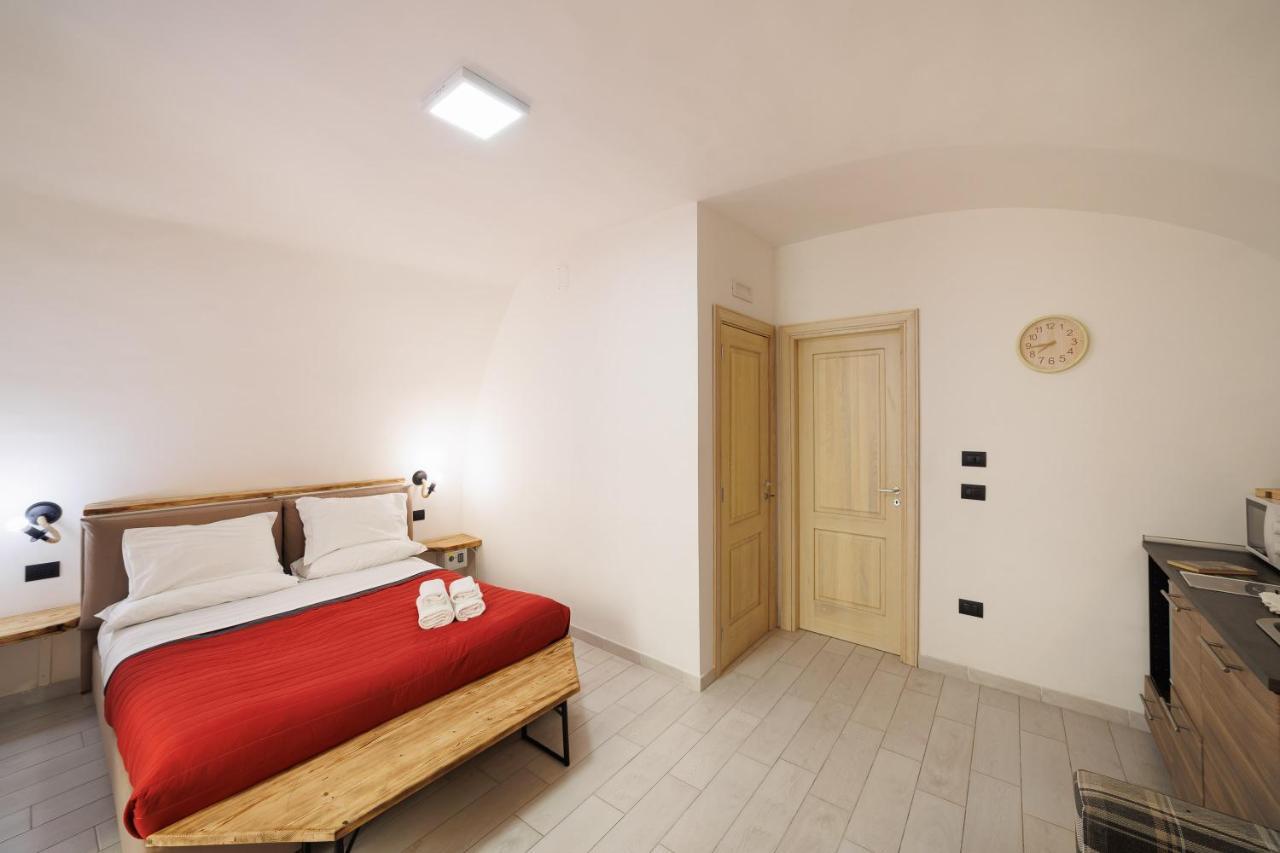 Legno Suite By HouseinNápoles Exterior foto