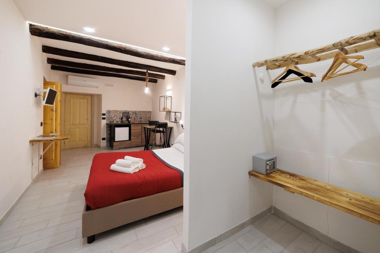 Legno Suite By HouseinNápoles Exterior foto
