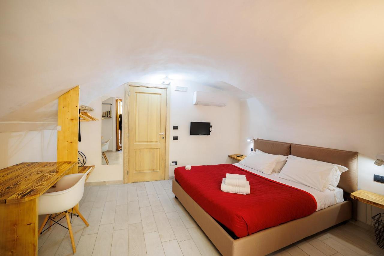 Legno Suite By HouseinNápoles Exterior foto