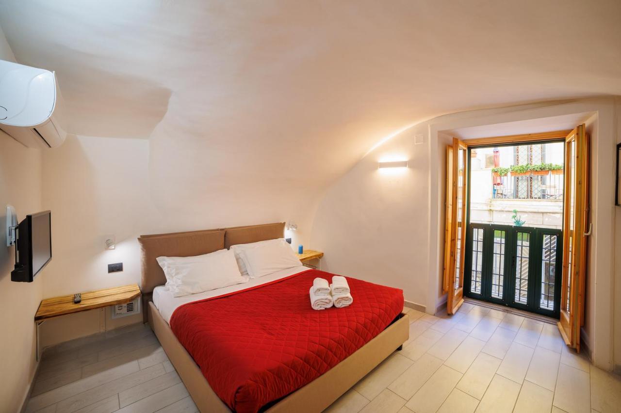 Legno Suite By HouseinNápoles Exterior foto