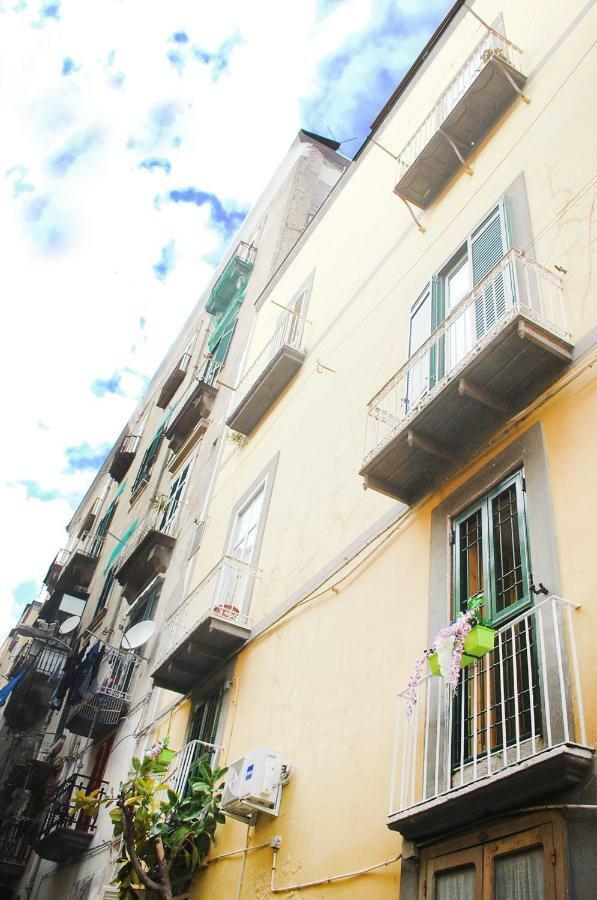 Legno Suite By HouseinNápoles Exterior foto